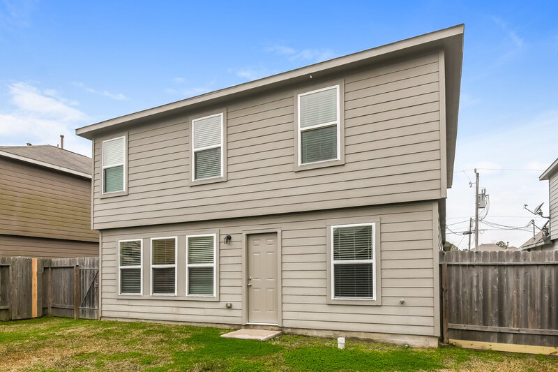 2,990/Mo, 16747 N Bob White Dr Conroe, TX 77385 Rear View