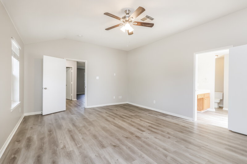 2,095/Mo, 29226 Spring Mist Dr Spring, TX 77386 Main Bedroom View