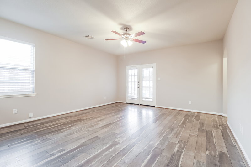 1,995/Mo, 12019 Fairquarter Ln Pinehurst, TX 77362 Living Room View