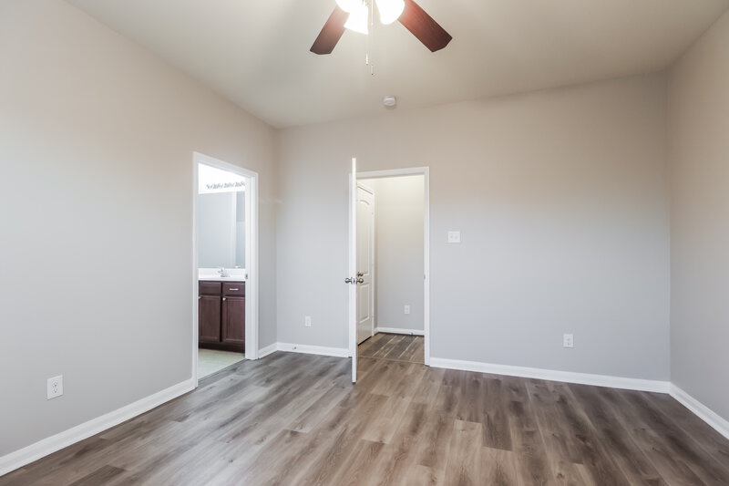 1,995/Mo, 12019 Fairquarter Ln Pinehurst, TX 77362 Main Bedroom View
