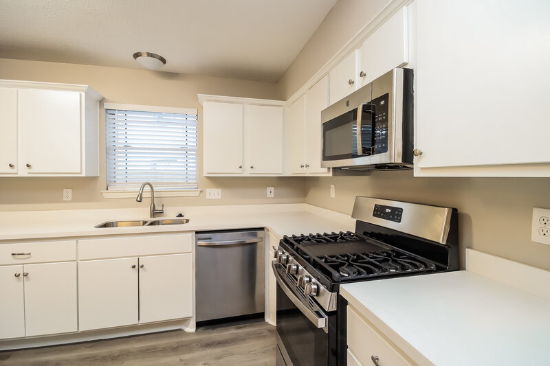 2,360/Mo, 14210 Andrea Way Ln Houston, TX 77083 Kitchen View