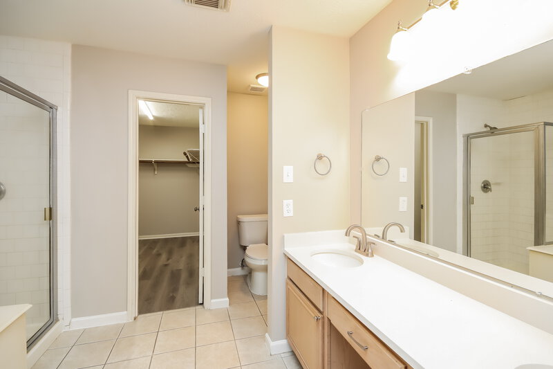 2,360/Mo, 14210 Andrea Way Ln Houston, TX 77083 Main Bathroom View 2