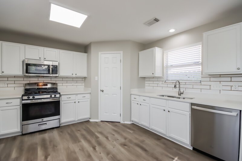 2,075/Mo, 23214 Lone Wolf Trl Spring, TX 77373 Kitchen View 3