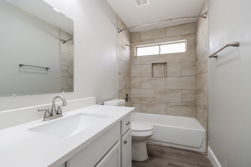 2,075/Mo, 23214 Lone Wolf Trl Spring, TX 77373 Bathroom View