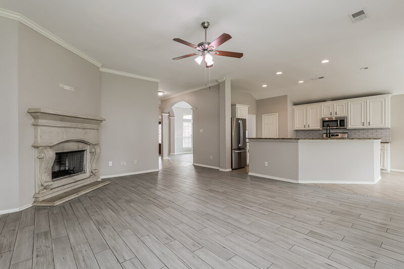 2,530/Mo, 15802 Magnolia Shores Ln Houston, TX 77044 Living Room View