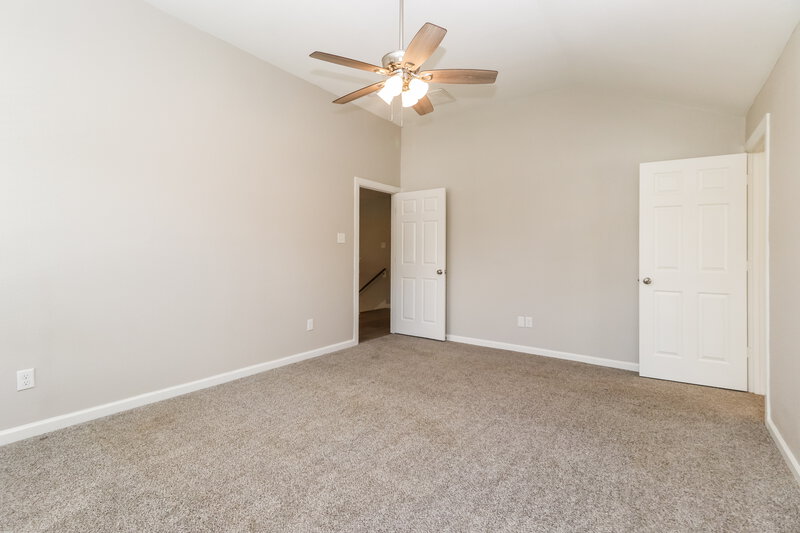 2,195/Mo, 16929 Scenic Knoll Conroe, TX 77385 Main Bedroom View