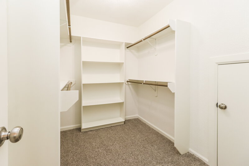2,195/Mo, 16929 Scenic Knoll Conroe, TX 77385 Walk In Closet View