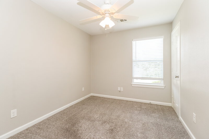 2,195/Mo, 16929 Scenic Knoll Conroe, TX 77385 Bedroom View