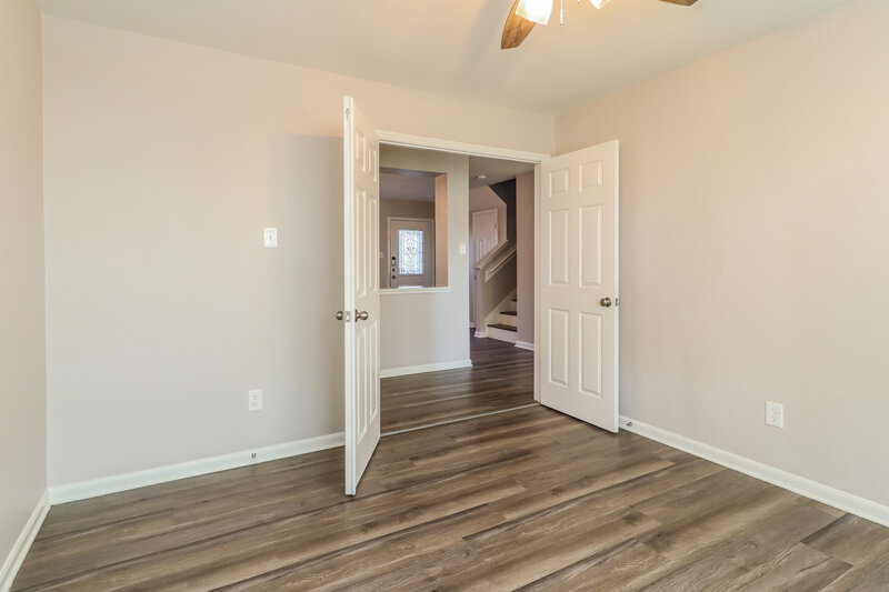 2,320/Mo, 7023 Falling Cherry Pl Houston, TX 77049 Family Room View