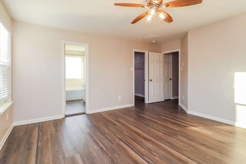 2,320/Mo, 7023 Falling Cherry Pl Houston, TX 77049 Main Bedroom View 2