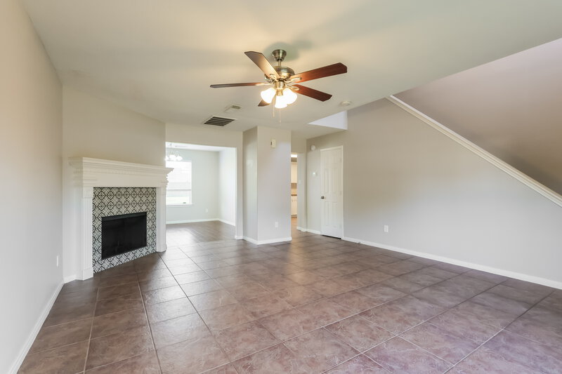 2,000/Mo, 13607 Country Pine Ct Tomball, TX 77375 Living Room View 2
