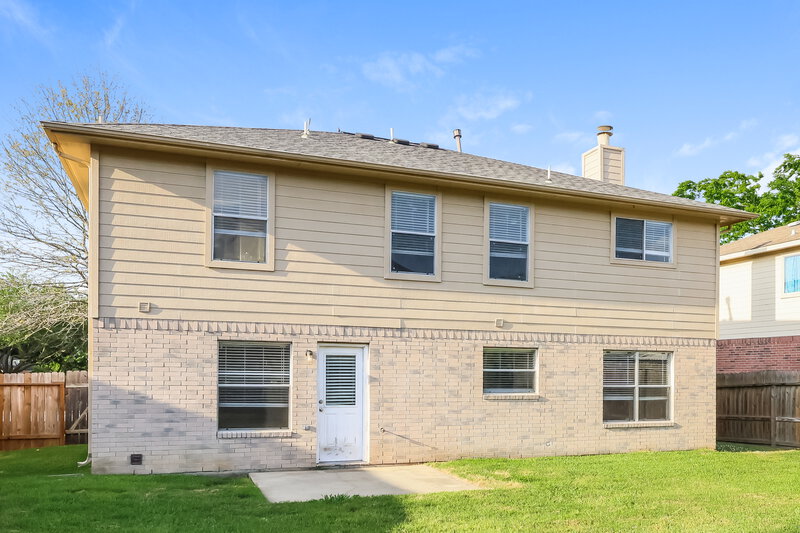 2,000/Mo, 13607 Country Pine Ct Tomball, TX 77375 Rear View