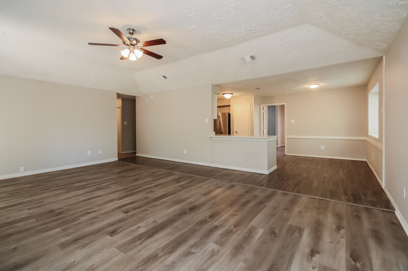 2,195/Mo, 3607 Macon Pl Ct Houston, TX 77082 Living Room View 2
