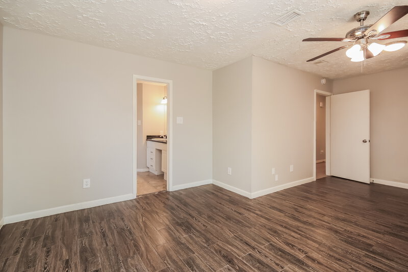 2,195/Mo, 3607 Macon Pl Ct Houston, TX 77082 Main Bedroom View 2