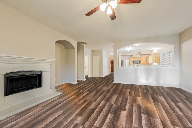3,530/Mo, 20206 Glacier Falls Dr Tomball, TX 77375 Living Room View 2
