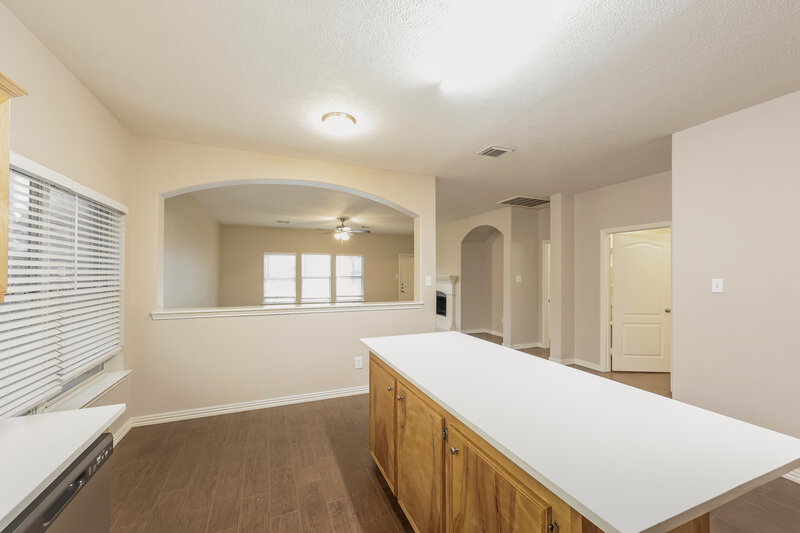 3,530/Mo, 20206 Glacier Falls Dr Tomball, TX 77375 Kitchen View
