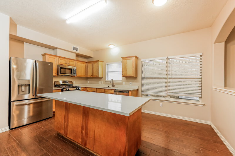 3,530/Mo, 20206 Glacier Falls Dr Tomball, TX 77375 Kitchen View 2