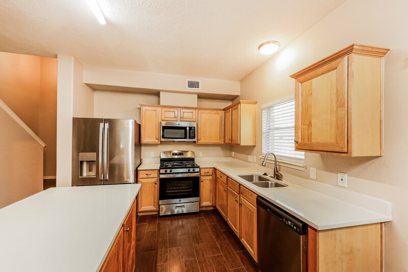 3,530/Mo, 20206 Glacier Falls Dr Tomball, TX 77375 Kitchen View 3