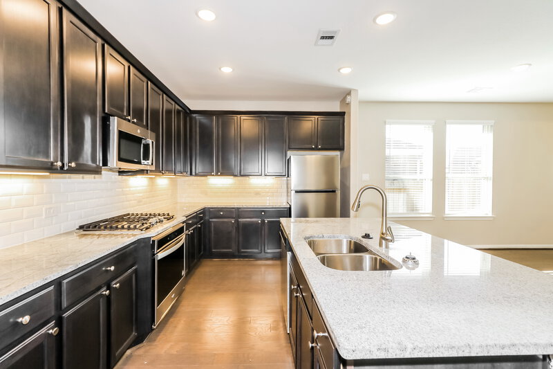 2,280/Mo, 31306 Mallet Cv Fulshear, TX 77441 Kitchen View