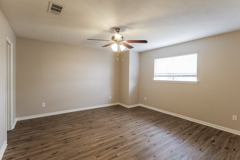 2,015/Mo, 8111 Greens Rd Humble, TX 77396 Main Bedroom View
