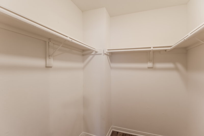 2,015/Mo, 8111 Greens Rd Humble, TX 77396 Walk In Closet View