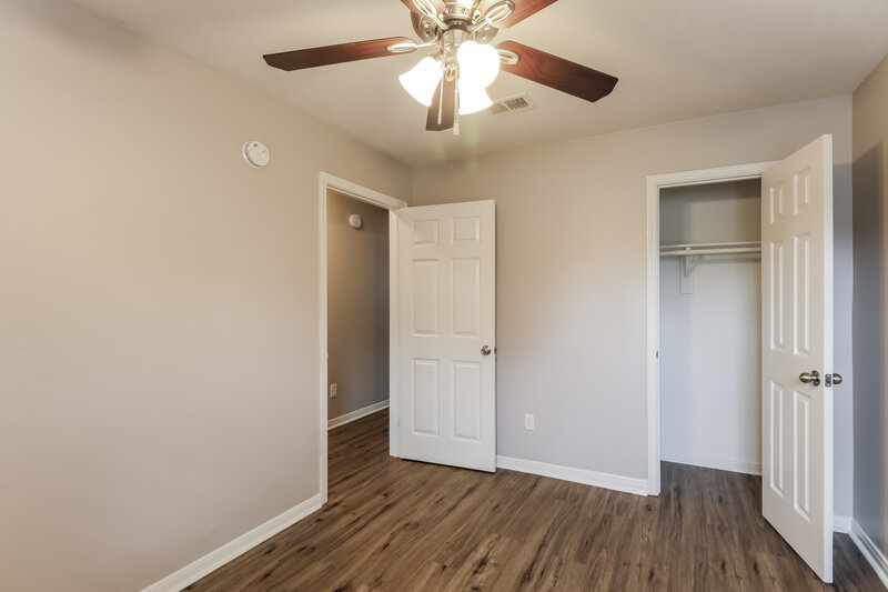 2,015/Mo, 8111 Greens Rd Humble, TX 77396 Bedroom View