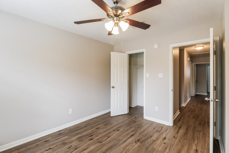 2,015/Mo, 8111 Greens Rd Humble, TX 77396 Bedroom View 2