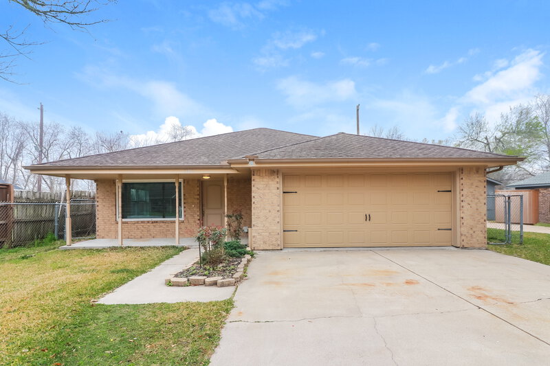 2,015/Mo, 1140 Glenda St Pearland, TX 77581 External View