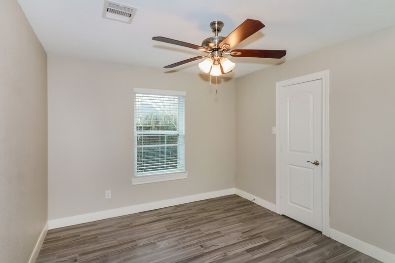 2,015/Mo, 1140 Glenda St Pearland, TX 77581 Bedroom View