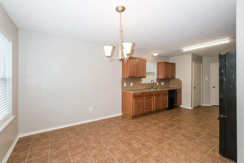 2,250/Mo, 7219 Cool Springs Ct Magnolia, TX 77354 Dining Room View