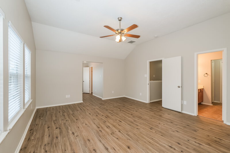 2,250/Mo, 7219 Cool Springs Ct Magnolia, TX 77354 Main Bedroom View 2