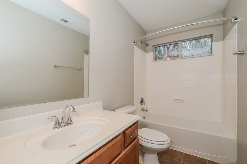 2,250/Mo, 7219 Cool Springs Ct Magnolia, TX 77354 Bathroom View