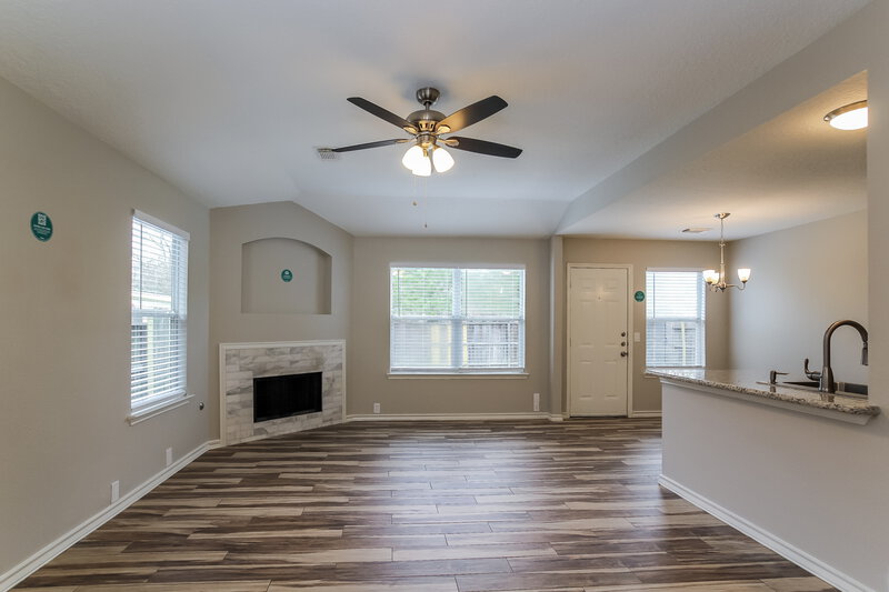 1,715/Mo, 18207 Trinity Knoll Way Humble, TX 77346 Living Room View