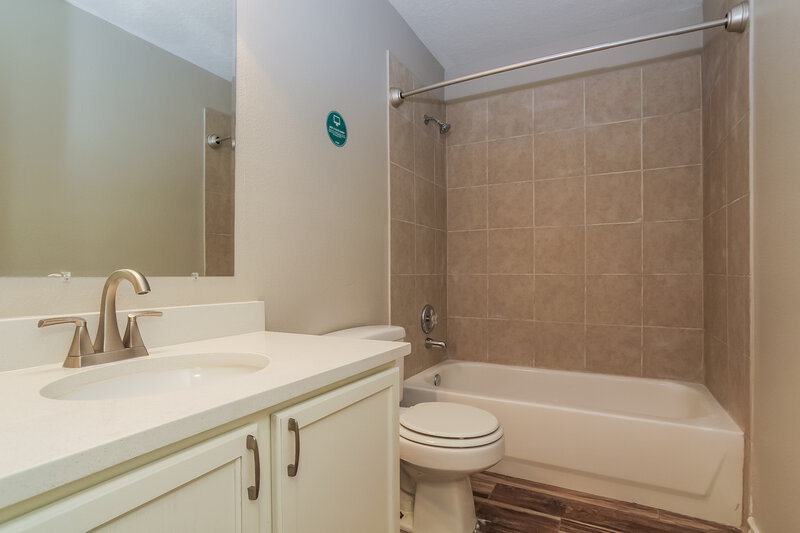 1,715/Mo, 18207 Trinity Knoll Way Humble, TX 77346 Bathroom View