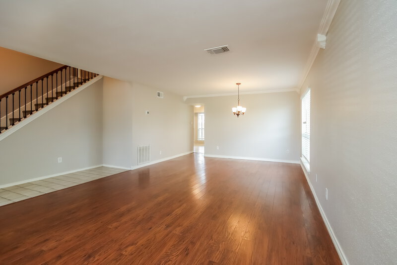 2,485/Mo, 1710 Valero St Friendswood, TX 77546 Family Room View 2