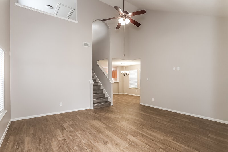 2,195/Mo, 10518 Southway Bend Ln Houston, TX 77034 Living Room View