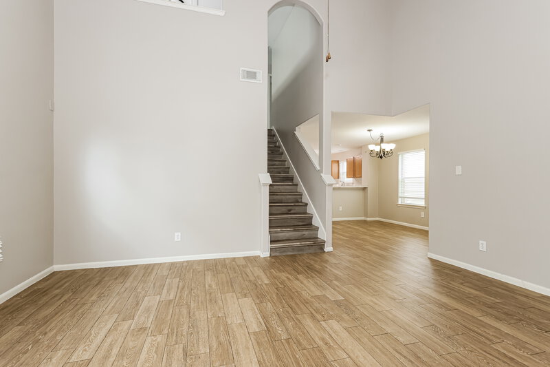 2,055/Mo, 10518 Southway Bend Ln Houston, TX 77034 Living Room View