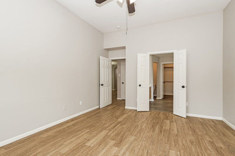2,055/Mo, 10518 Southway Bend Ln Houston, TX 77034 Main Bathroom View