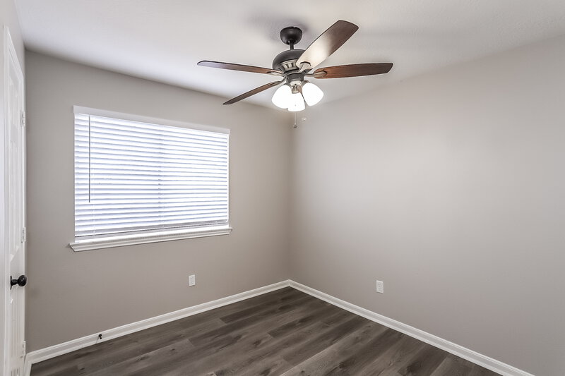 2,195/Mo, 10518 Southway Bend Ln Houston, TX 77034 Bedroom View