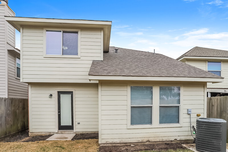 2,195/Mo, 10518 Southway Bend Ln Houston, TX 77034 Rear View