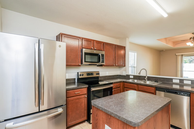 1,740/Mo, 9614 Brandon Rock Lane Houston, TX 77044 Kitchen View 2