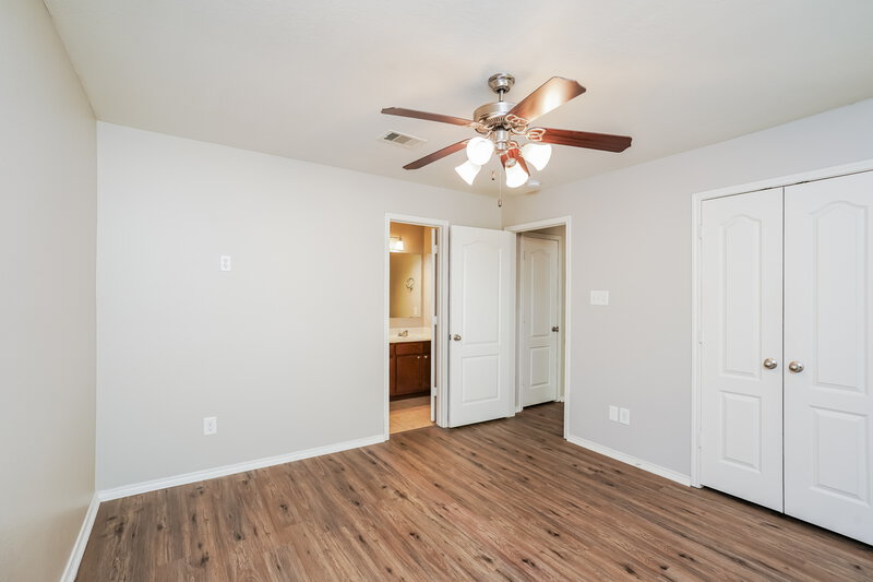 1,740/Mo, 9614 Brandon Rock Lane Houston, TX 77044 Main Bedroom View 2