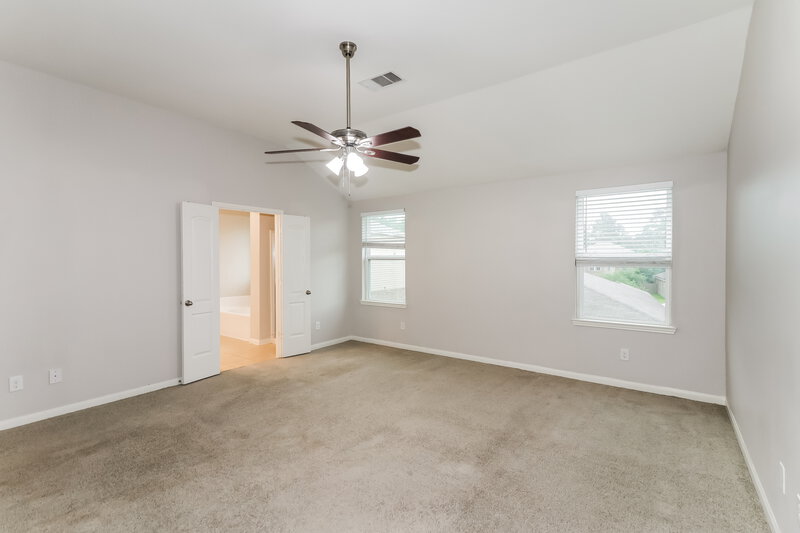 1,995/Mo, 12074 Fairquarter Ln Pinehurst, TX 77362 Main Bedroom View