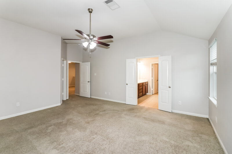 1,995/Mo, 12074 Fairquarter Ln Pinehurst, TX 77362 Main Bedroom View 2