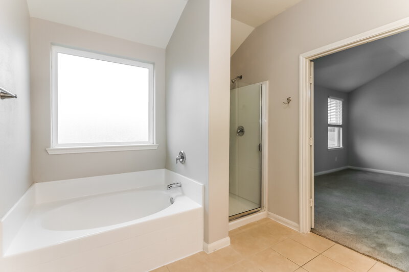 1,995/Mo, 12074 Fairquarter Ln Pinehurst, TX 77362 Main Bathroom View 2