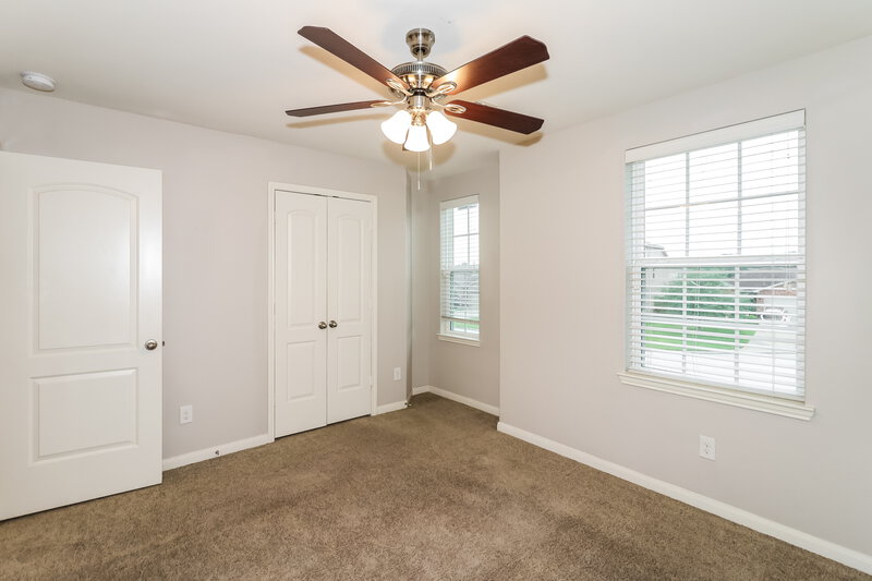 1,995/Mo, 12074 Fairquarter Ln Pinehurst, TX 77362 Bedroom View 3
