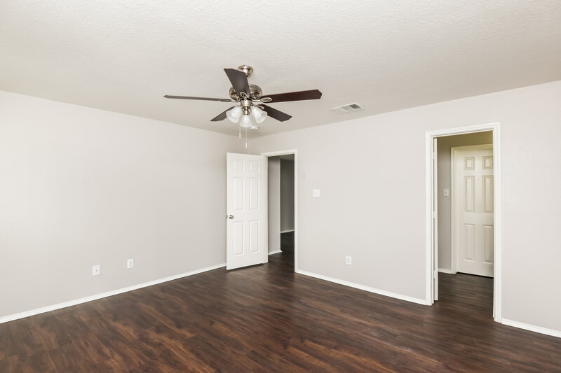2,075/Mo, 22806 Red Leo Ln Spring, TX 77389 Main Bedroom View 2