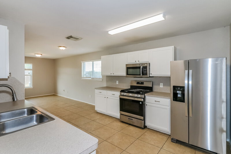1,700/Mo, 5006 Roth Forest Ln Spring, TX 77389 Kitchen View 2