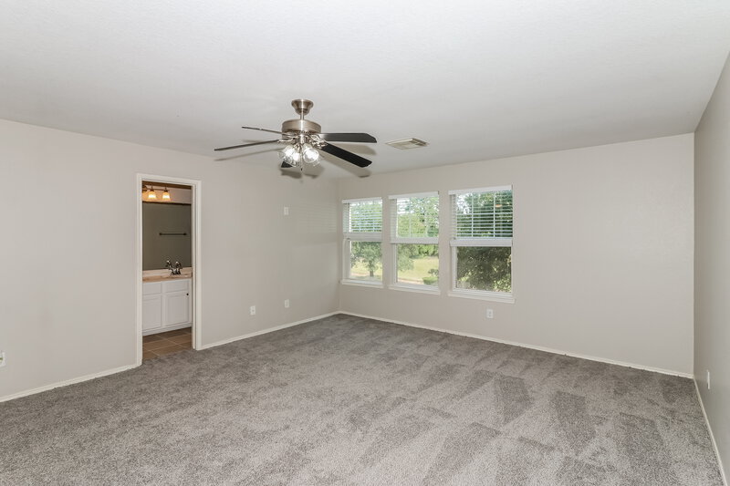 1,700/Mo, 5006 Roth Forest Ln Spring, TX 77389 Main Bedroom View