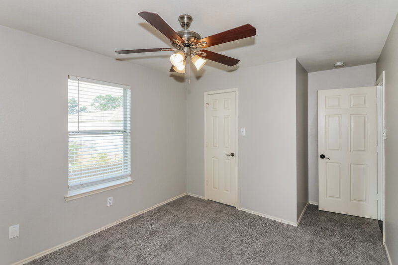 1,700/Mo, 5006 Roth Forest Ln Spring, TX 77389 Bedroom View 3